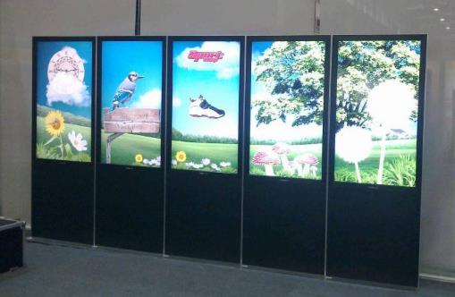 戶(hù)外立式高亮液晶屏廣告機(jī)